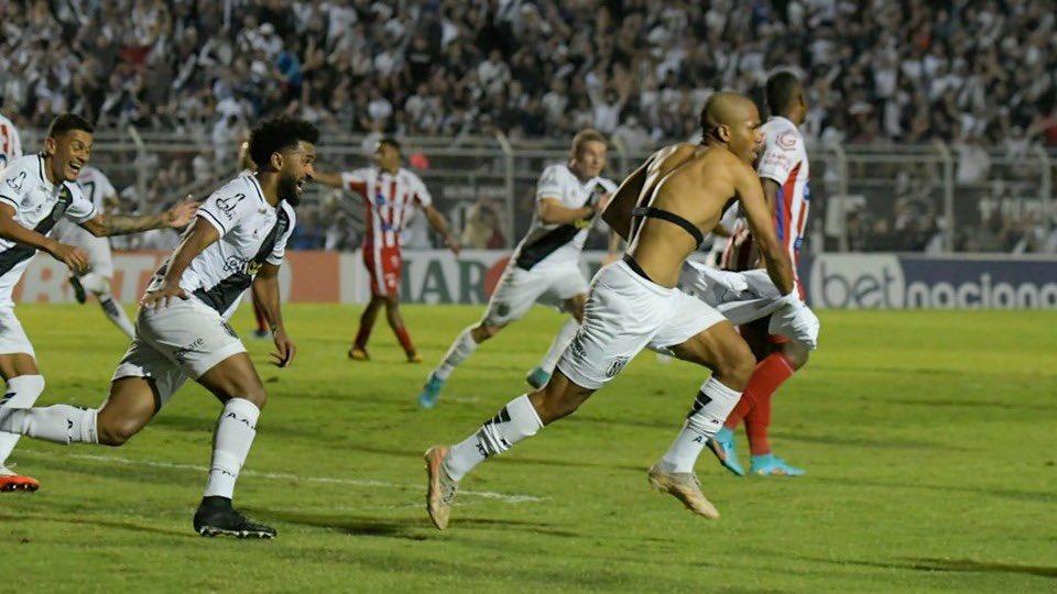 Ponte Preta vence o N&aacute;utico pela S&eacute;rie B