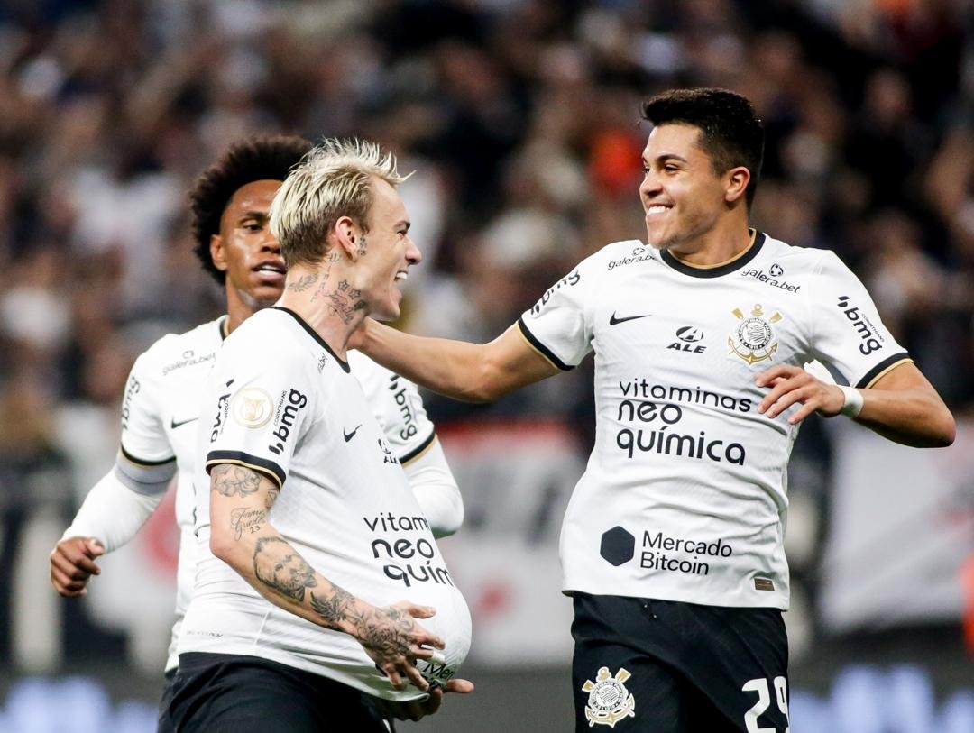 Tim&atilde;o teve erros defensivos, mas buscou resultado