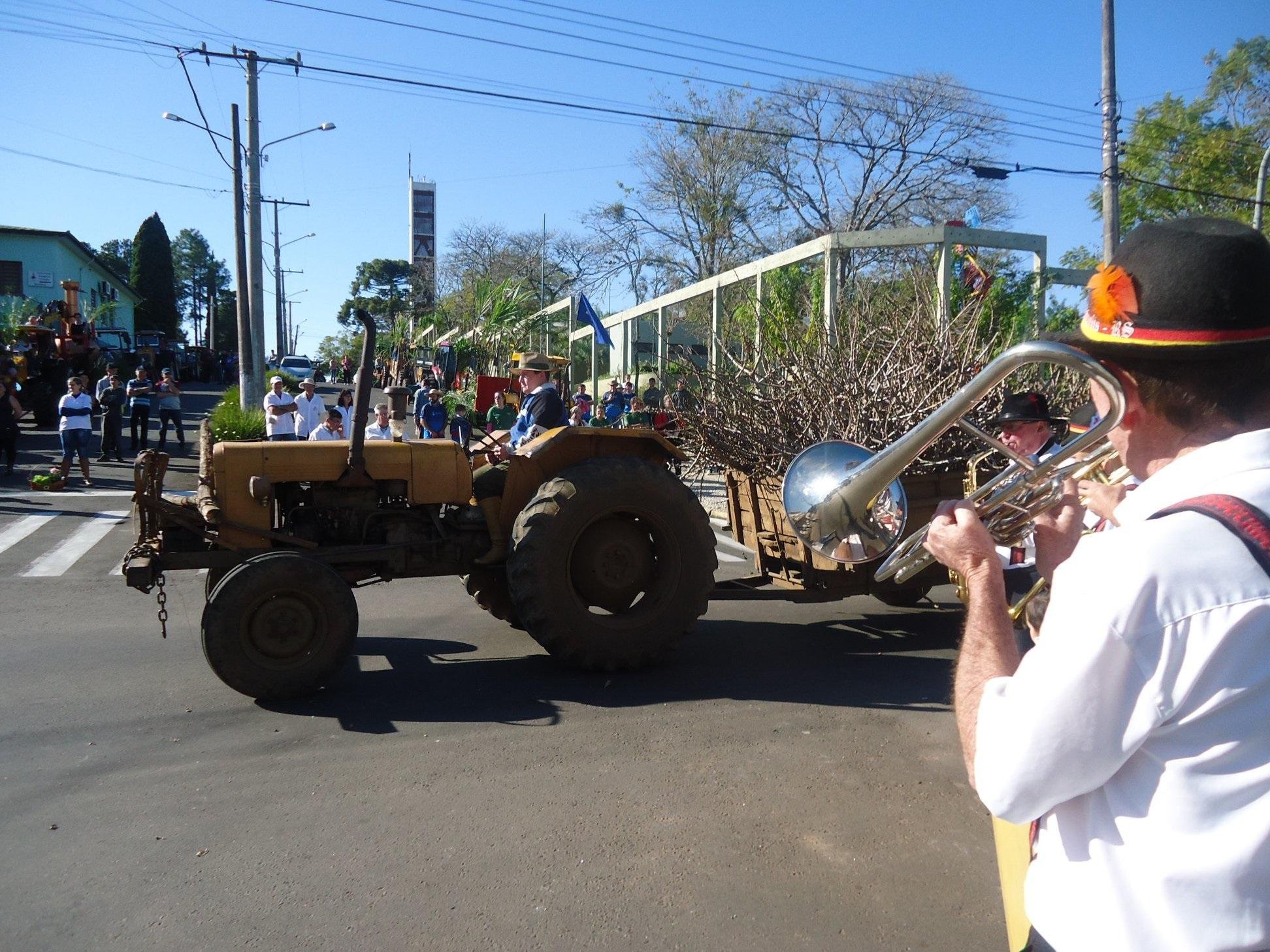 Em Ivoti, ser&aacute; realizado o desfile festivo da 33&ordf; Kolonistenfest, em&nbsp;homenagem aos agricultores do munic&iacute;pio