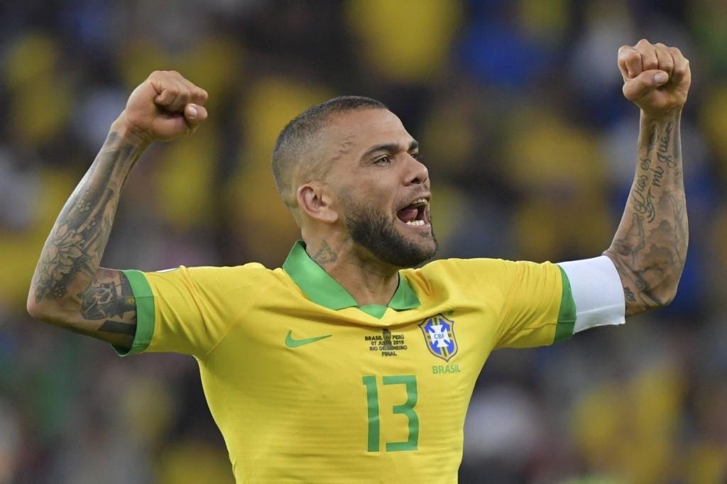 Daniel Alves sonha em disputar a Copa do Mundo do Catar pelo Brasil