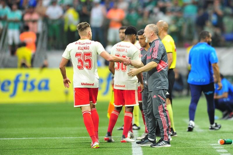 Alem&atilde;o melhorou time do Inter contra o Palmeiras