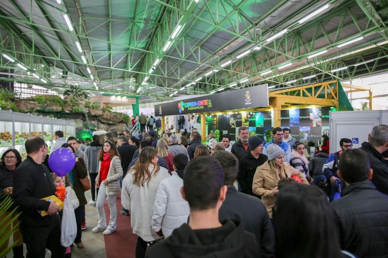A feira multissetorial ofereceu espa&ccedil;o para as agroind&uacute;strias, gastronomia, neg&oacute;cios, compras, cultura, turismo e shows