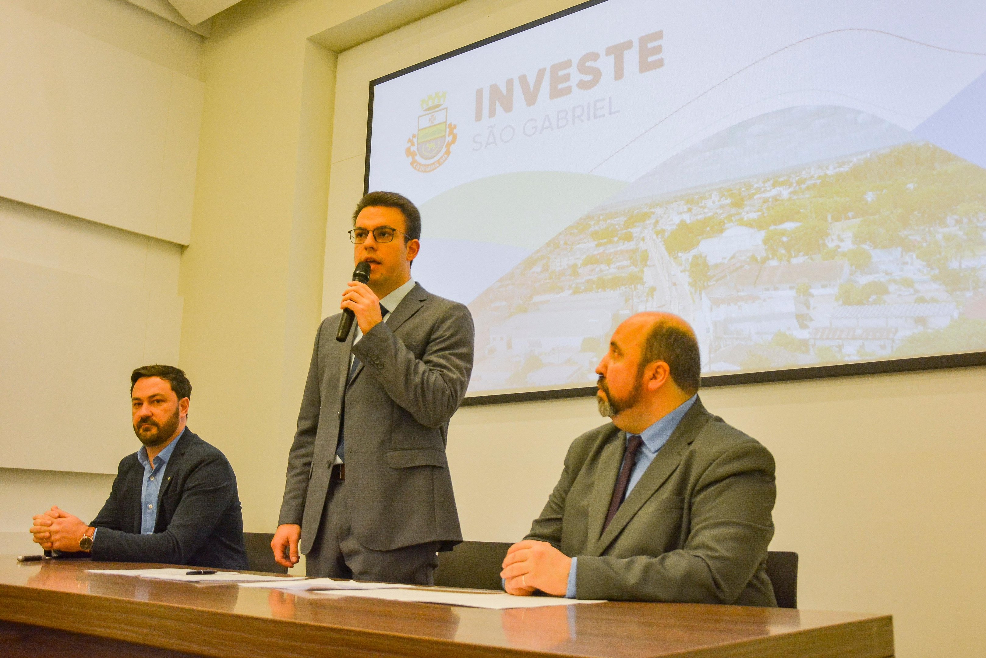 Prefeito Lucas Menezes apresentou o projeto nesta quinta-feira em Porto Alegre