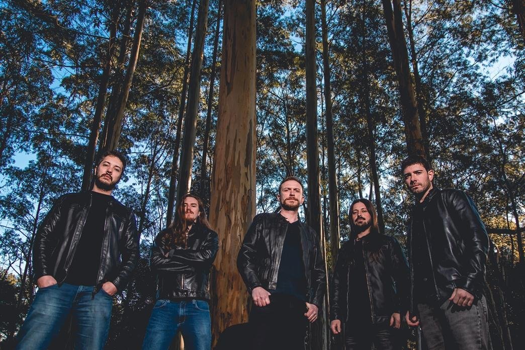 Formado em 2005, o Thunder Force transita em uma sonoridade que engloba elementos de Heavy Metal, Rock Cl&aacute;ssico e Progressivo