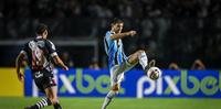 Grêmio deve fazer trabalho especial para acelerar retorno de Kannemann