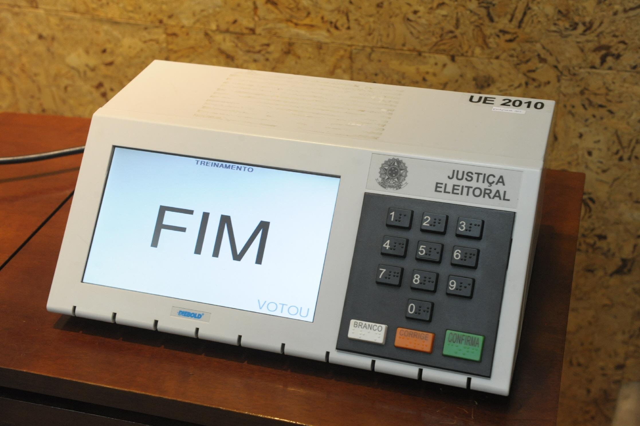 TSE quer enfrentar viol&ecirc;ncia contra a mulher nas elei&ccedil;&otilde;es