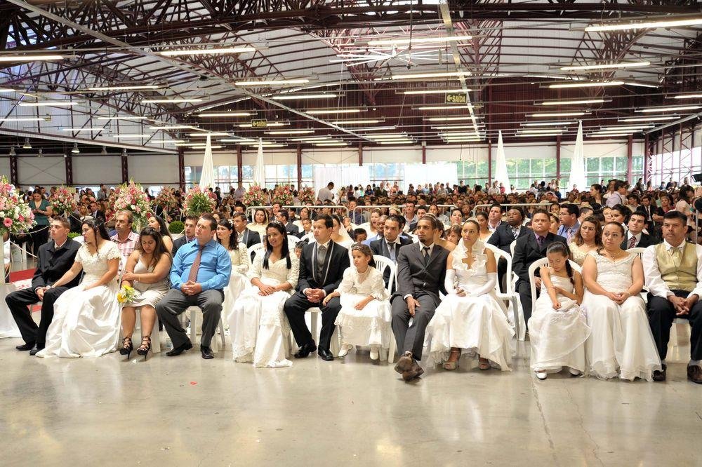 O casamento &eacute; gratuito e beneficia casais com renda de at&eacute; 3,5 sal&aacute;rios-m&iacute;nimos