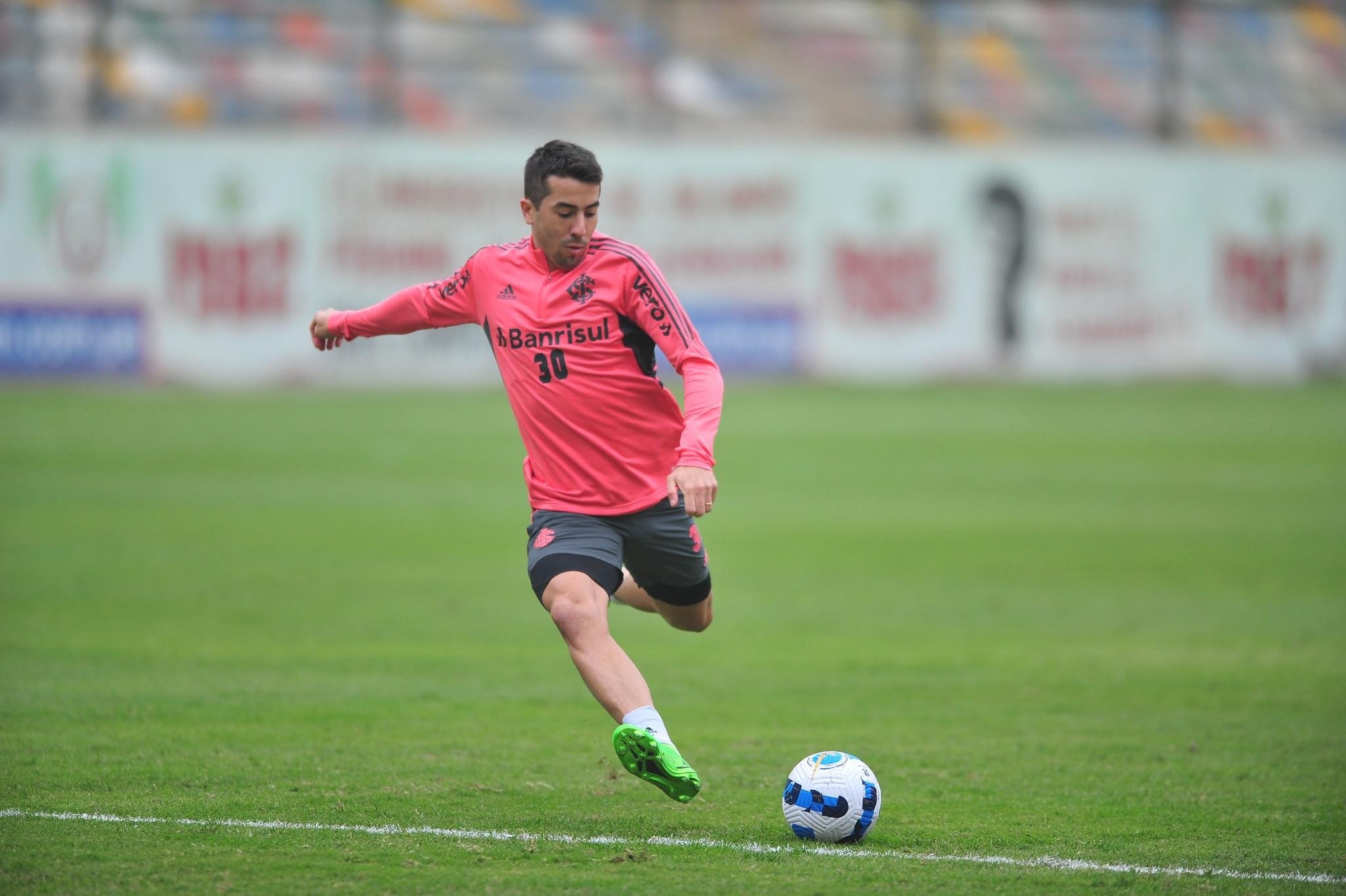Carlos de Pena ser&aacute; titular em Arequipa