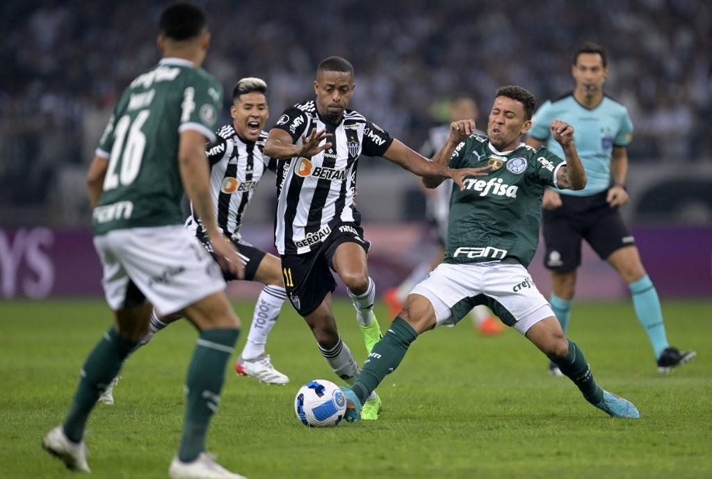 Jogo teve forte marca&ccedil;&atilde;o de ambos os lados