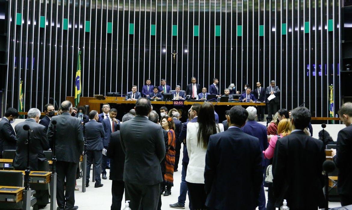C&acirc;mara aprova PL que pune golpes