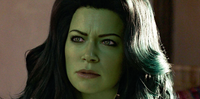 Tatiana Maslany interpreta a Mulher Hulk, uma advogada solteira que também é uma superpoderosa