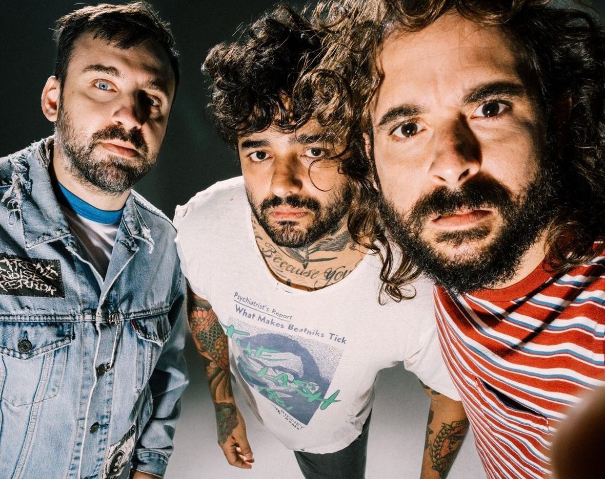 A vontade de ver suas composi&ccedil;&otilde;es ganhando desdobramentos pouco convencionais &eacute; o que motiva a Fresno a entregar mais um compilado de remixes