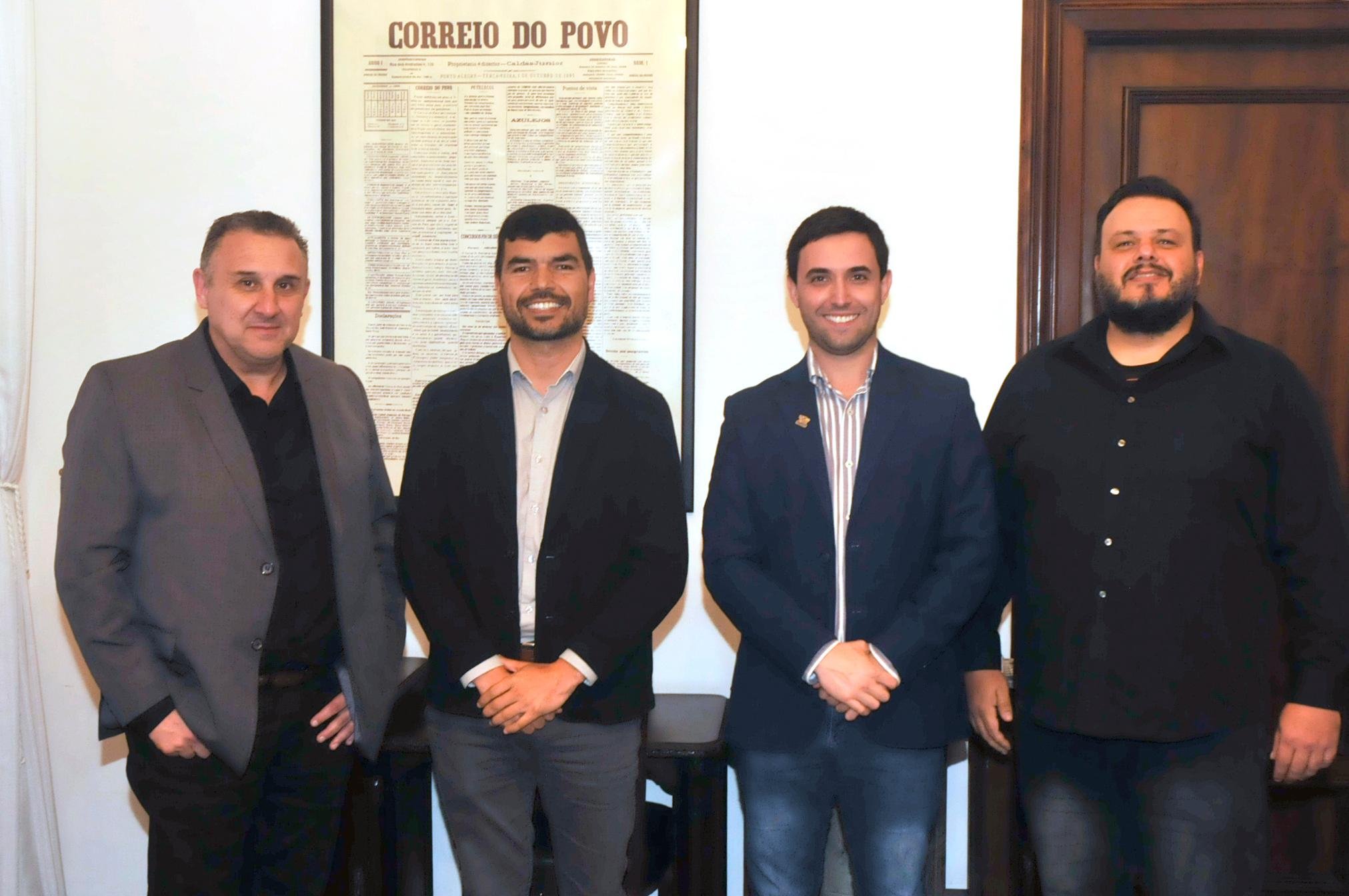 Comitiva da prefeitura e da Moenda da Can&ccedil;&atilde;o visitou o Correio do Povo