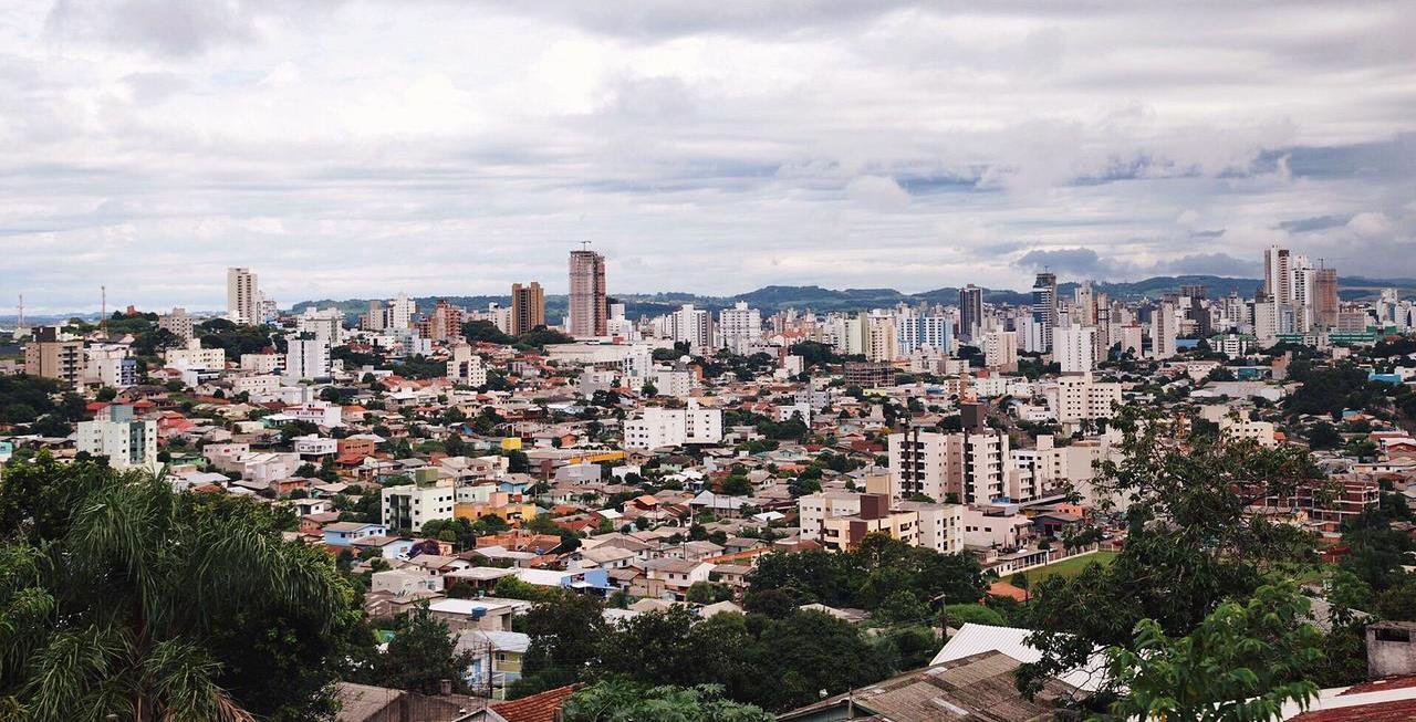 Ao todo, s&atilde;o 263 empresas que disp&otilde;e de vagas de trabalho em v&aacute;rias &aacute;reas