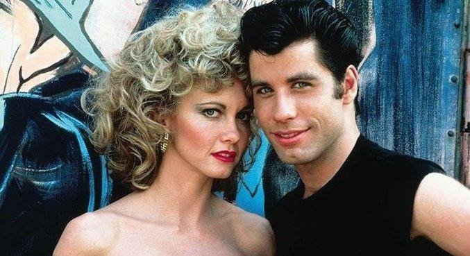 Filme estrelado por John Travolta e Olivia Newton-John e se tornou um dos maiores sucessos do cinema