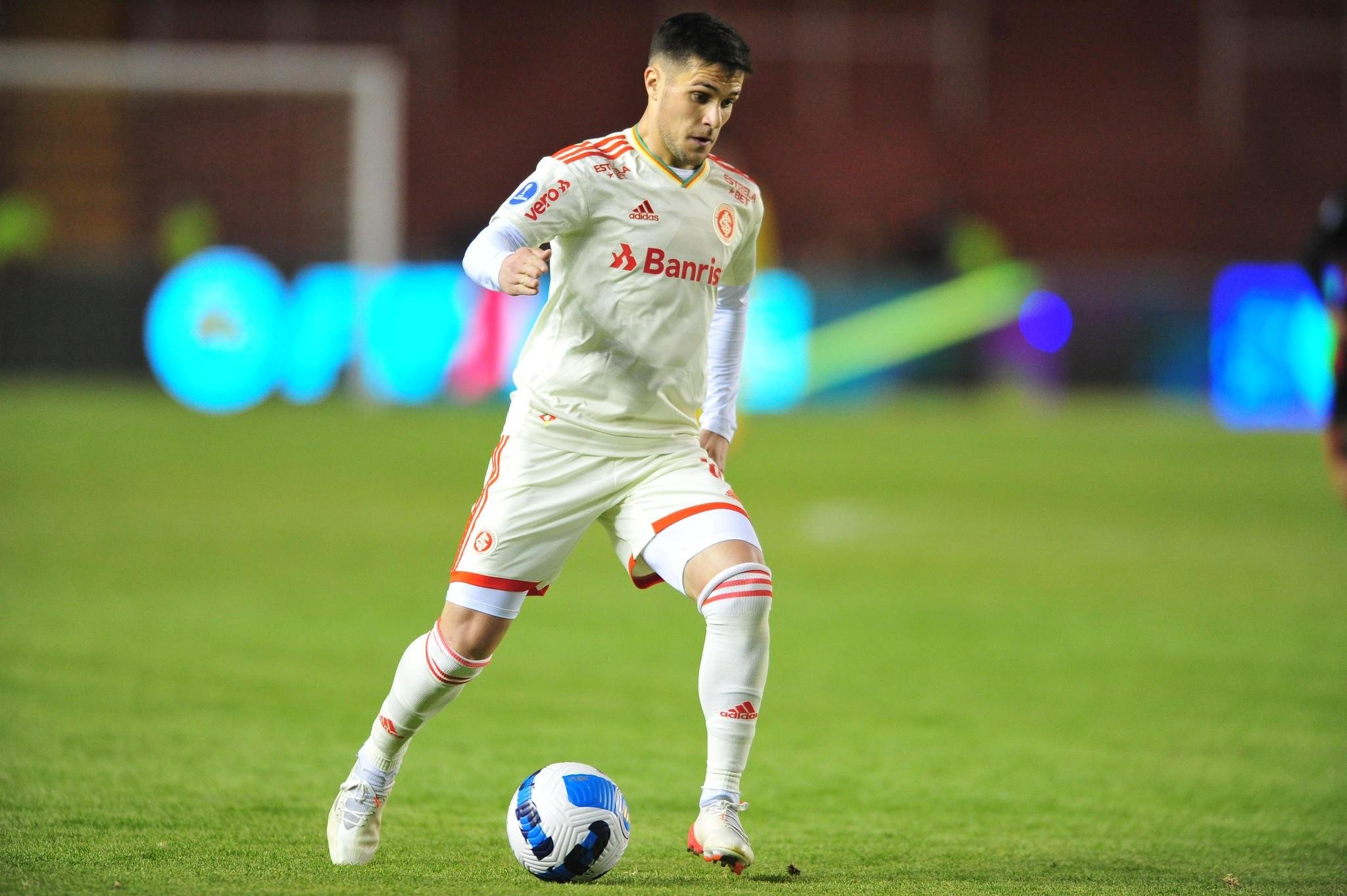 Bustos pode ser bicampe&atilde;o da Copa Sul-Americana
