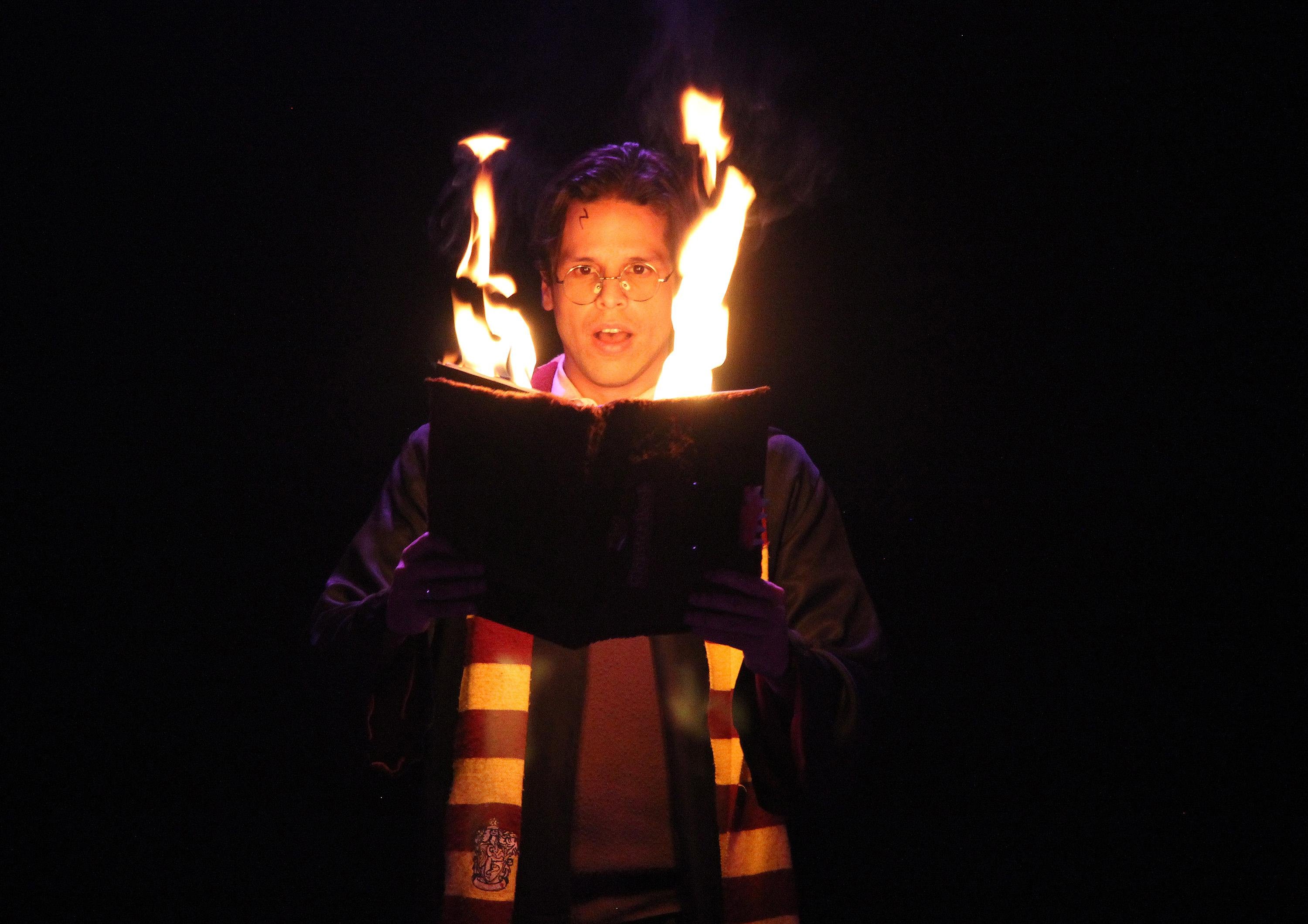 Diego &eacute; m&aacute;gico h&aacute; 15 anos e criador do &uacute;nico show tem&aacute;tico de Harry Potter da Am&eacute;rica Latina.