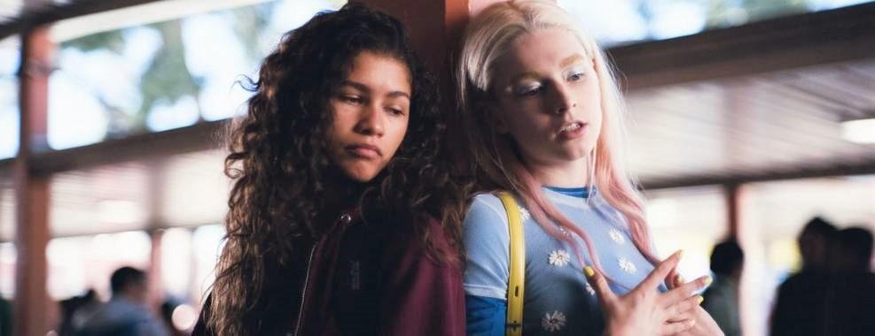 Zendaya e Hunter Schafer em cena da s&eacute;rie