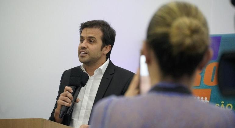 O coach Pablo Mar&ccedil;al