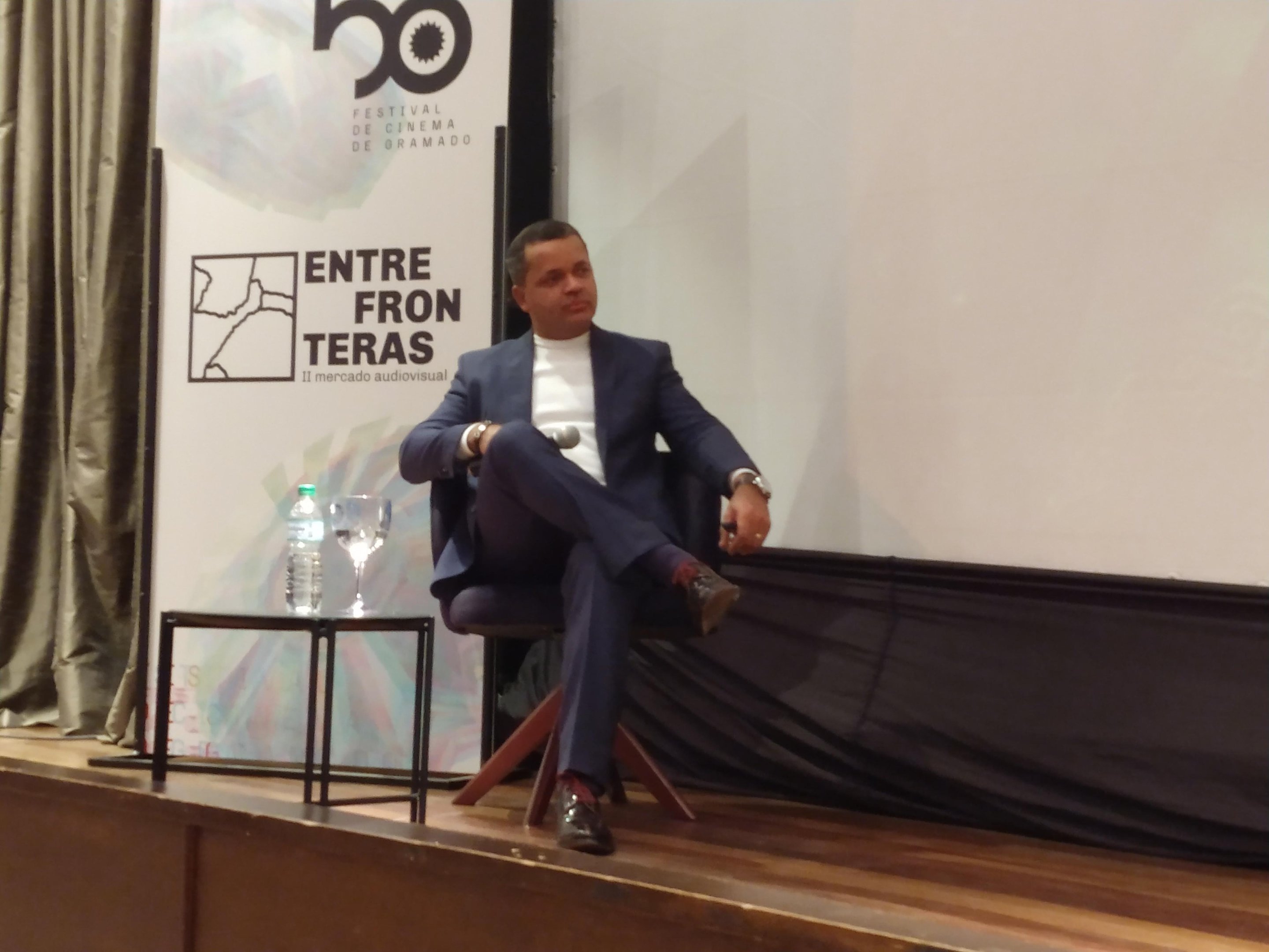 Carlos Alves, da Record TV, participou de painel.