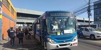 EPTC disponibilizou ônibus para levar passageiros entre as estações Mercado e Farrapos