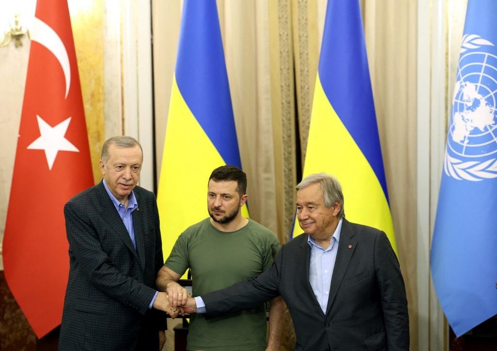 Ant&oacute;nio Guterres se reuniu com Volodymyr Zelenski e Recep Erdogan nesta quinta-feira