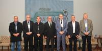 Presidente do Simers, Marcos Rovinski, e os seis candidatos ao governo do RS