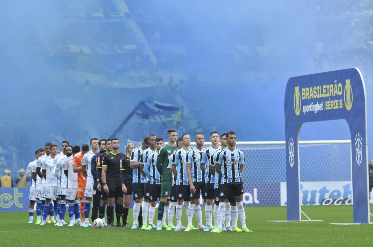 Gr&ecirc;mio e Cruzeiro se enfrentaram pela S&eacute;rie B na briga pelo t&iacute;tulo