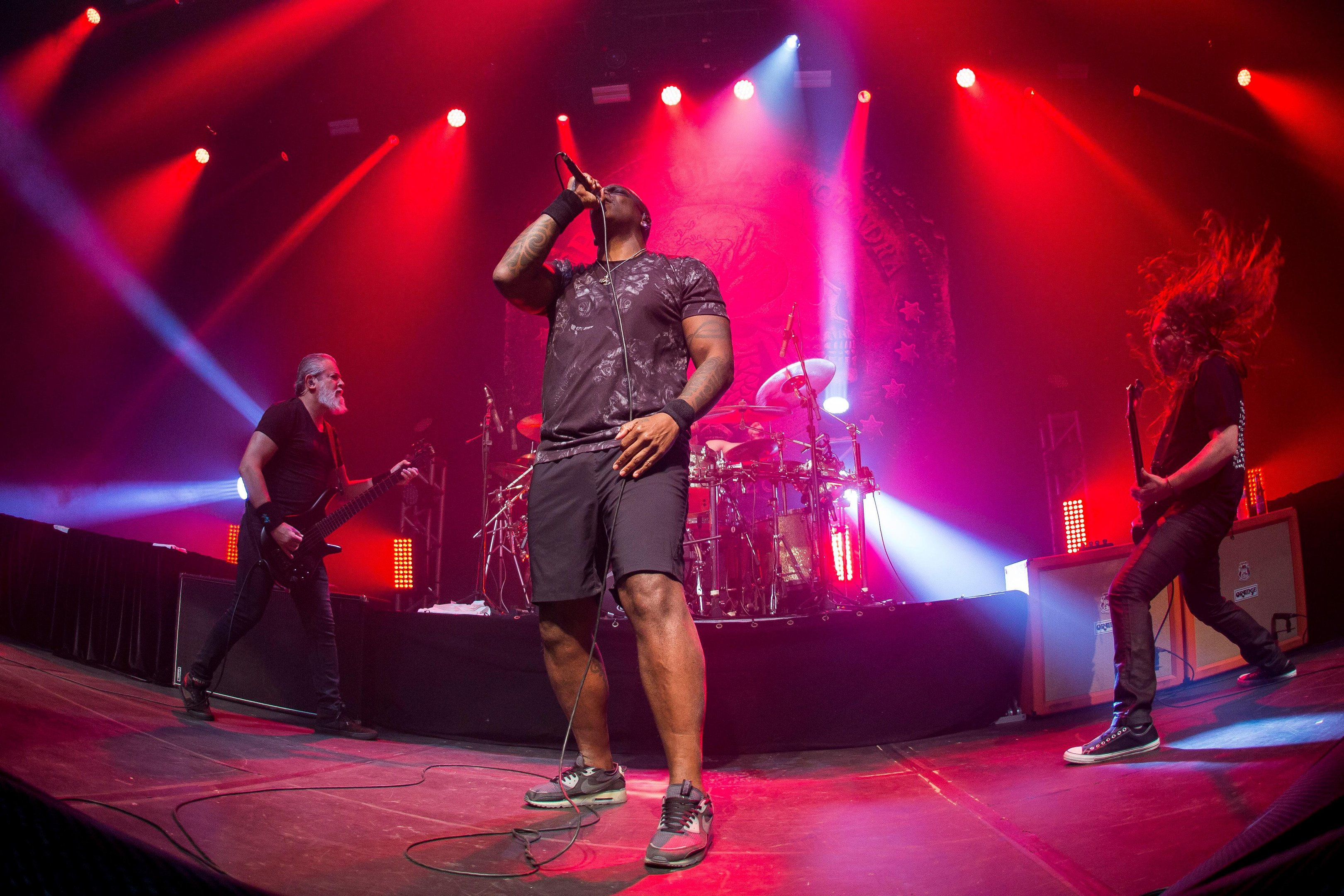 Andreas Kisser, Derrick Green, Paulo Xisto Jr. e Eloy Casagrande se apresentaram na sexta-feira