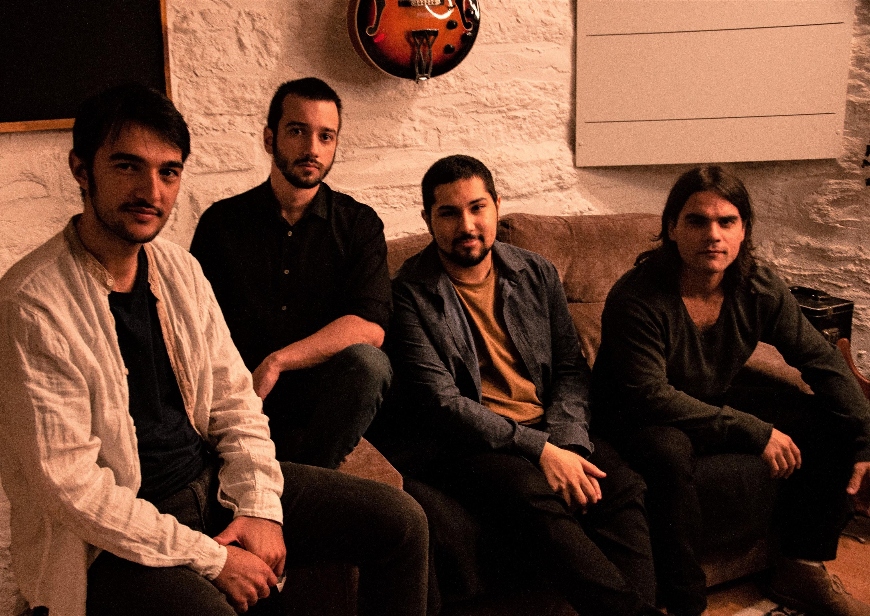 Lumi &eacute; Augusto Santos (sax), Lucas Brum (guitarra), Marcello Caminha F<SC120,176> (baixo el&eacute;trico) e Rodrigo Hoerlle (bateria