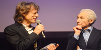 Mick Jagger homenageou o amigo Charlie Watts, em sua conta do Twitter