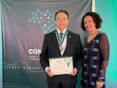 Desembargador Voltaire Moraes foi homenageado em Bras&iacute;lia
