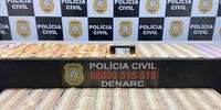 Policiais civis encontraram ainda 750 gramas de maconha no local