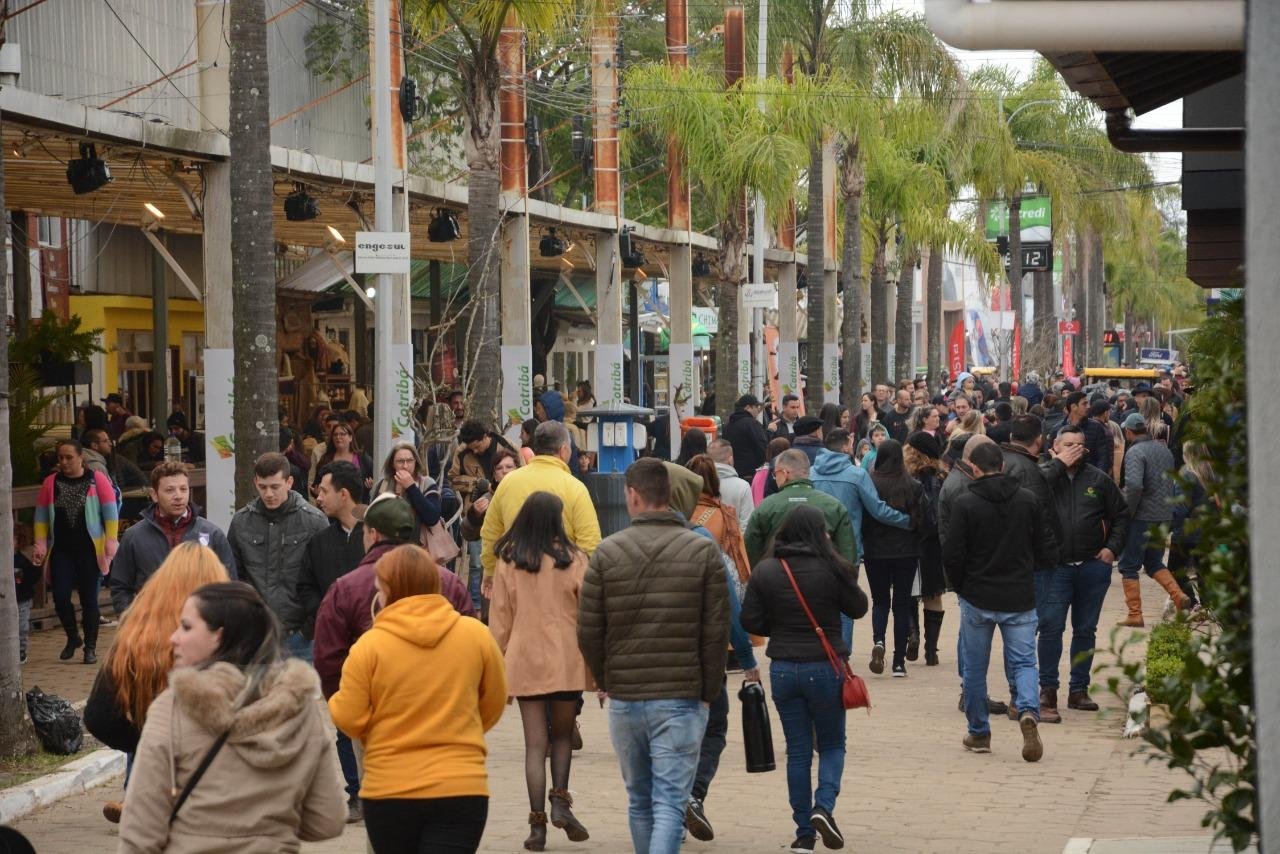 Primeiro domingo de Expointer tem 64,2 mil visitantes