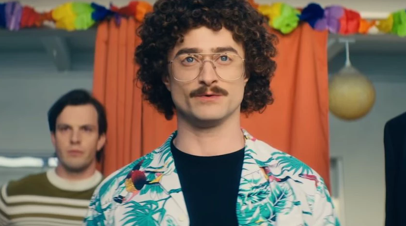 Daniel Radcliffe aparece irreconhec&iacute;vel por sua caracteriza&ccedil;&atilde;o como protagonista