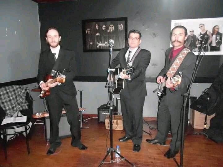 A banda j&aacute; possuia um EP, tamb&eacute;m totalmente independente e  gravado em dezembro de 2020 em Caxias do Sul