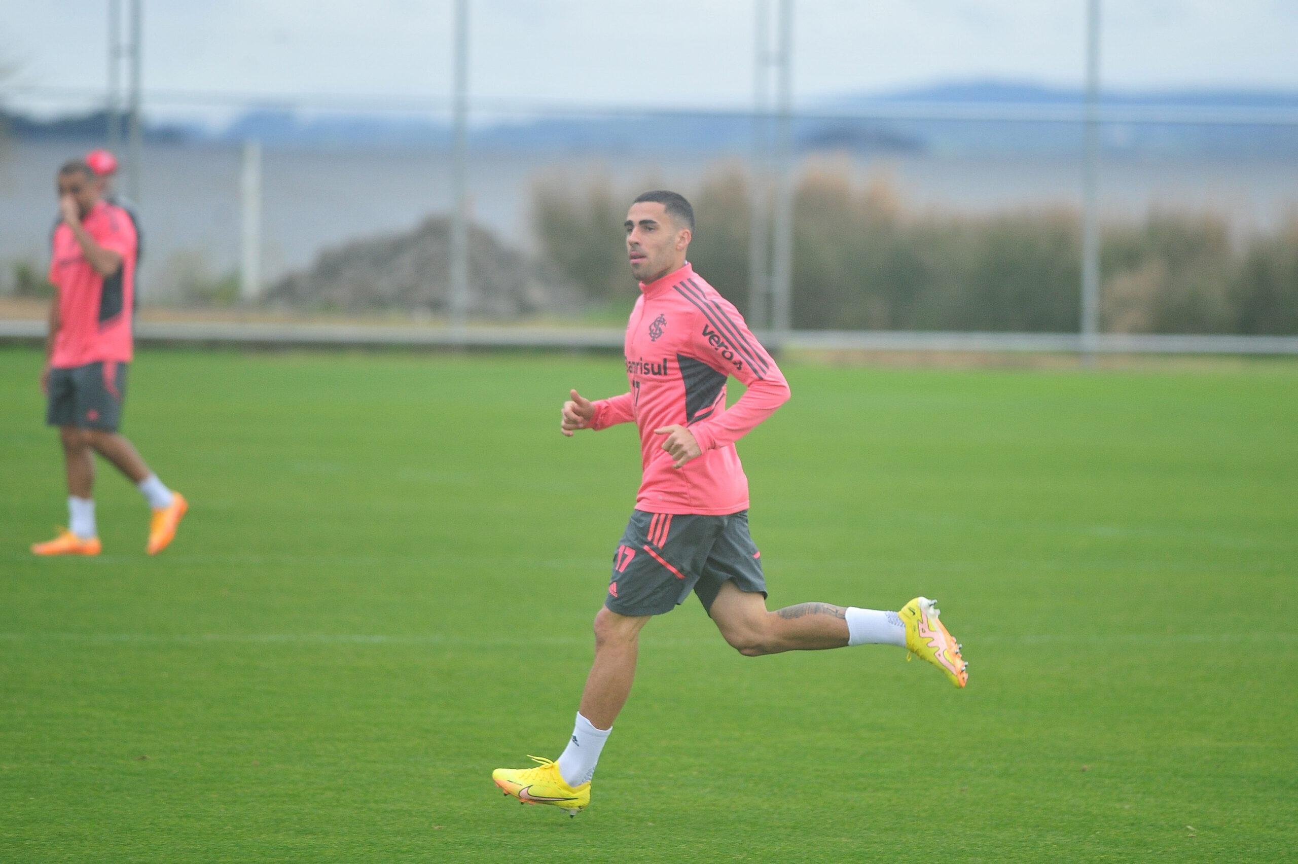 Gabriel vai estar campo contra o Corinthians