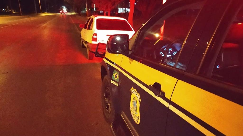 Criminoso, que cumpria pena em pris&atilde;o domiciliar, estava morando no exterior