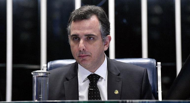 Pacheco vai buscar solu&ccedil;&atilde;o para o piso da enfermagem