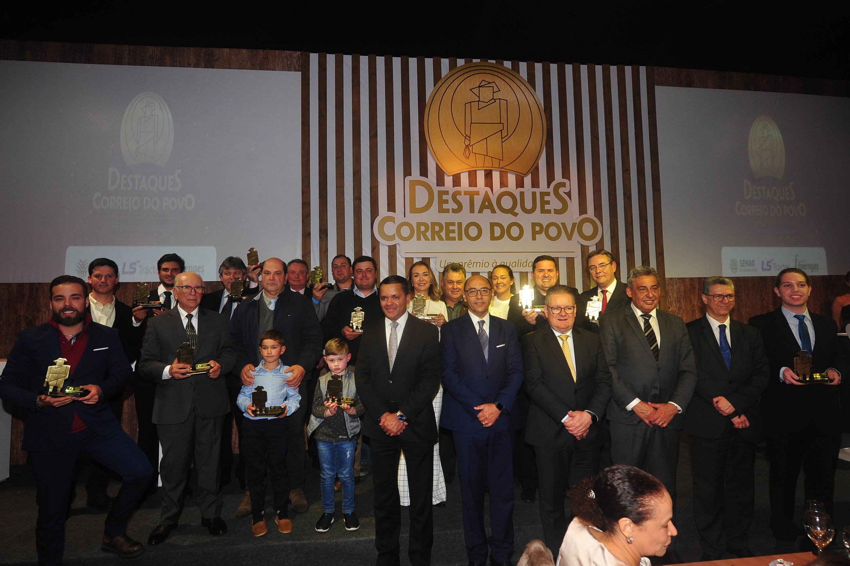 Ao longo do evento, 14 categorias foram premiadas