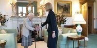 Liz Truss em encontro com a rainha Elizabeth II no dia 6 de setembro de 2022