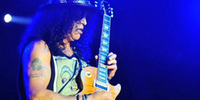 O guitarrista Slash é um dos integrantes da banda Guns N’ Roses