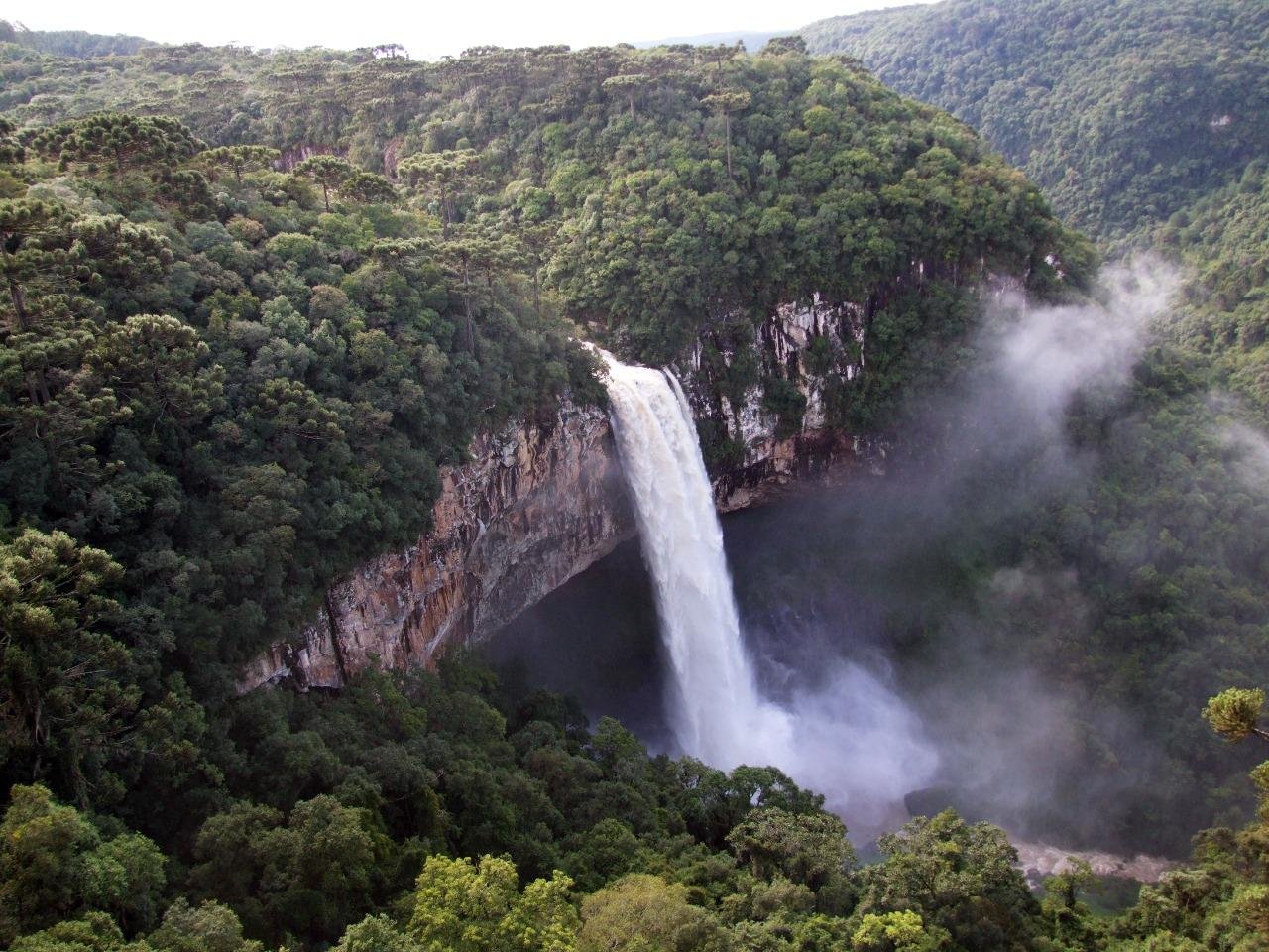 Principal atrativo do parque em Canela &eacute; a Cascata do Caracol