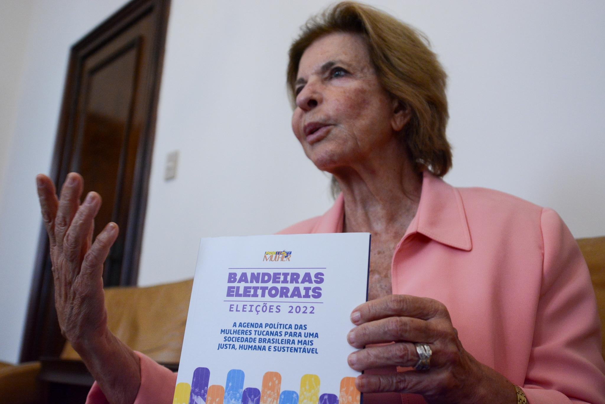 Ex-governador Yeda Crusius &eacute; respons&aacute;vel por material de apoio &agrave;s candidaturas femininas