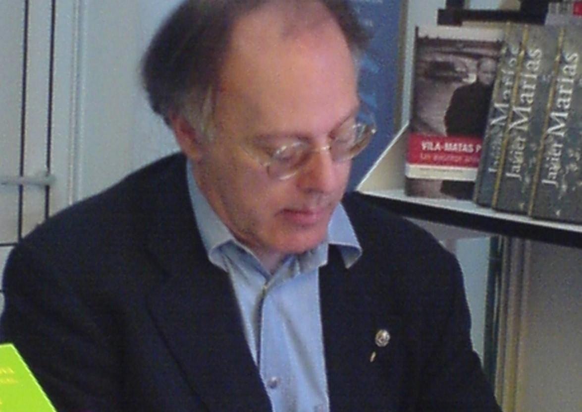 Colunista atuante na imprensa, Javier Marias ele foi eleito membro internacional da Royal Society of Literature, institui&ccedil;&atilde;o de solidariedade do Reino Unido em dezembro de 2021.