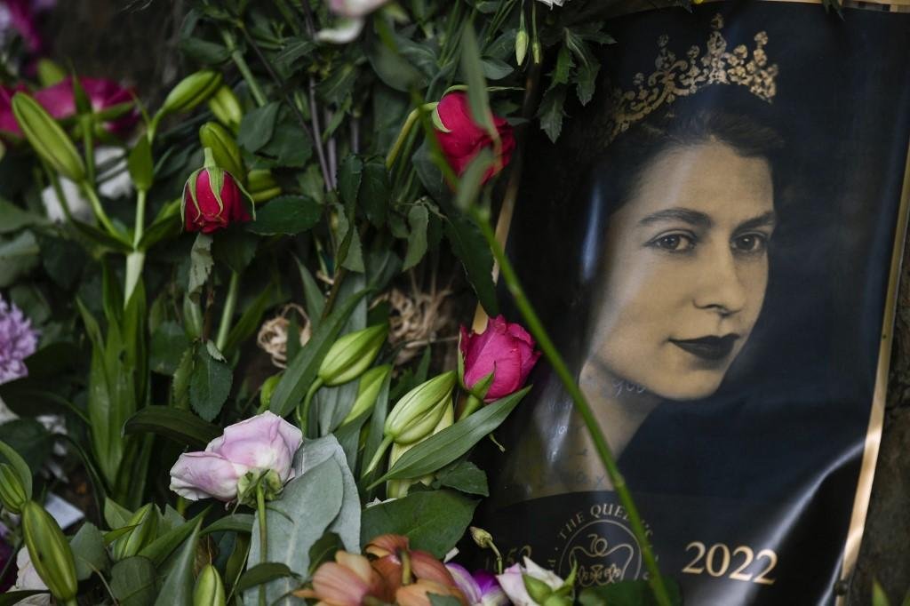 Monarca morreu na &uacute;ltima quinta-feira aos 96 anos