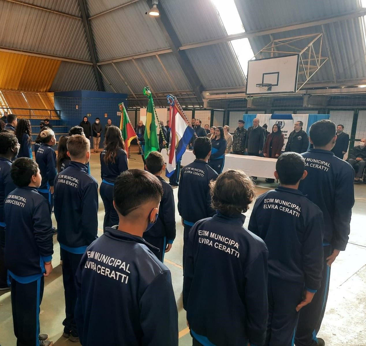 Al&eacute;m da comunidade escolar, o p&uacute;blico geral tamb&eacute;m ser&aacute; atendido nas etapas das escolas