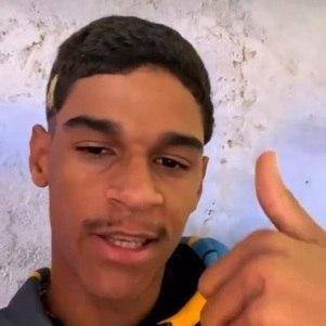 Luva de Pedreiro excluiu v&iacute;deos do Instagram
