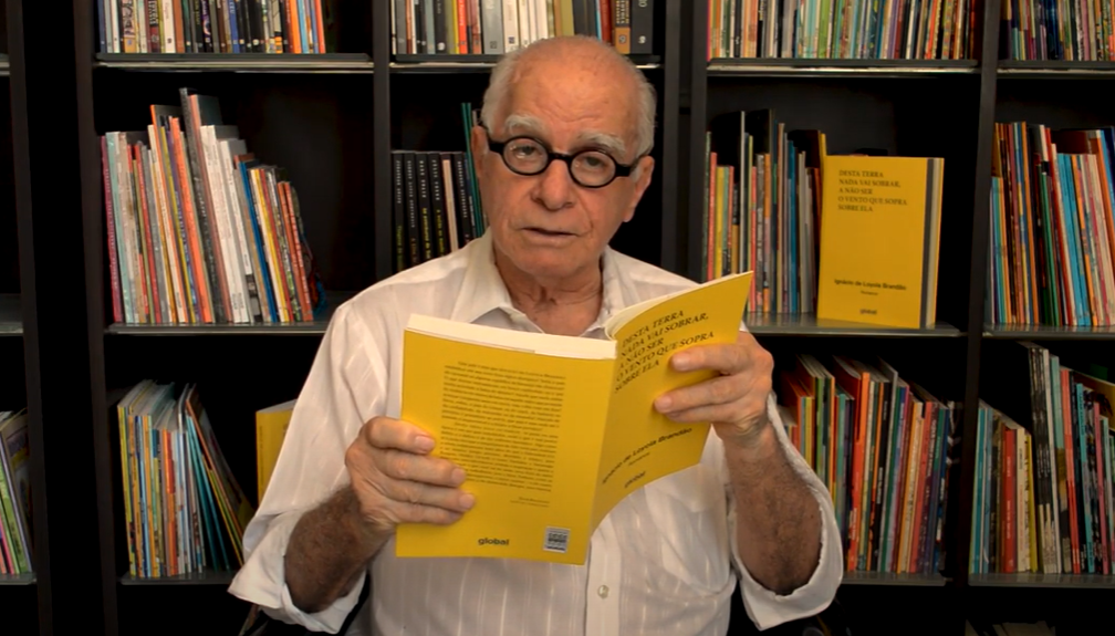Autor de outros cl&aacute;ssicos, como Zero (1975) e N&atilde;o Ver&aacute;s Pa&iacute;s Nenhum (1981), Loyola mant&eacute;m-se, aos 86 anos, como um mestre em criar realidades dist&oacute;picas