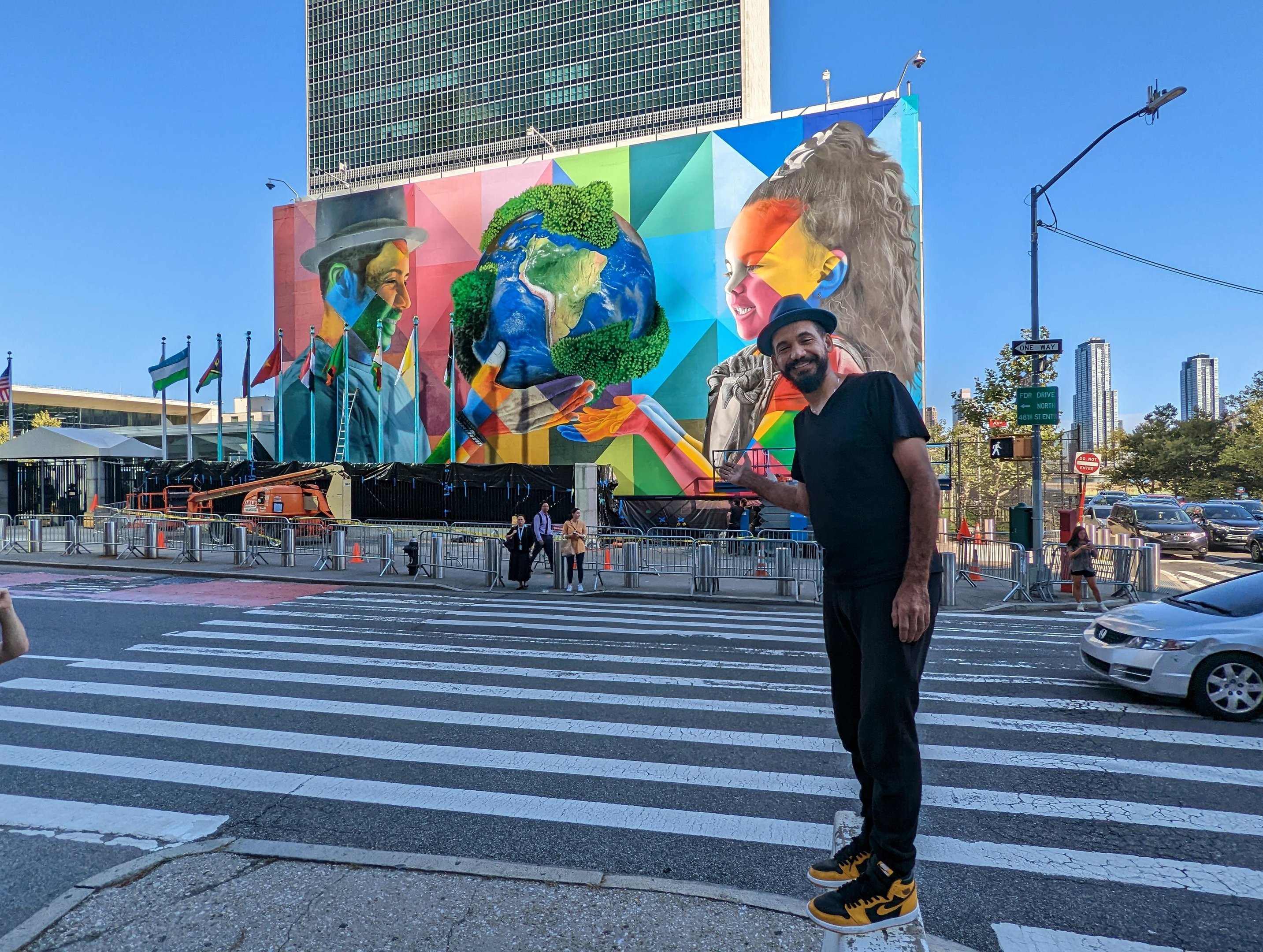 O novo mural, na ONU, segue a linha de tem&aacute;ticas utilizadas pelo artista ao longo de sua trajet&oacute;ria, como paz, toler&acirc;ncia, diversidade, seguran&ccedil;a, desenvolvimento sustent&aacute;vel, refugiados e direitos humanos.
